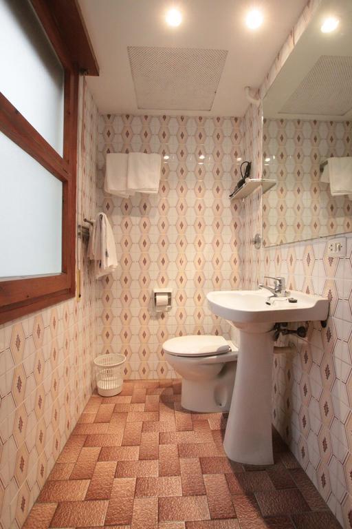 Two-Bedroom Apartment (4-6 Adults)